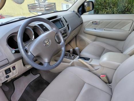 TOYOTA Hilux SW4 3.0 16V 4P 4X4 SRV TURBO DIESEL, Foto 2