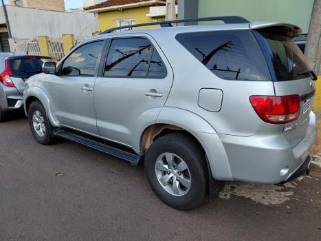 TOYOTA Hilux SW4 3.0 16V 4P 4X4 SRV TURBO DIESEL, Foto 3