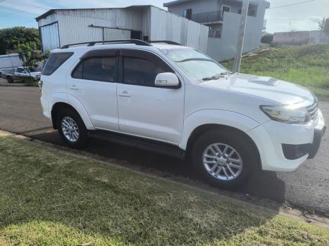 TOYOTA Hilux SW4 3.0 V6 12V 4P 4X4 AUTOM�TICO, Foto 2