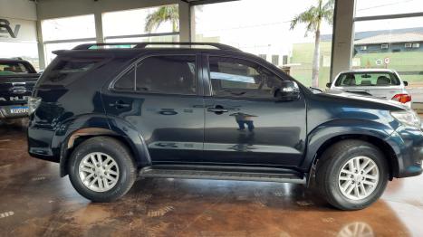 TOYOTA Hilux SW4 3.0 16V 4P SRV 4X4 TURBO DIESEL AUTOM�TICO, Foto 2