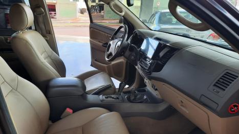 TOYOTA Hilux SW4 3.0 16V 4P SRV 4X4 TURBO DIESEL AUTOM�TICO, Foto 8
