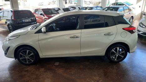 TOYOTA Yaris Hatch 1.5 16V 4P FLEX XLS MULTIDRIVE AUTOM�TICO CVT, Foto 2