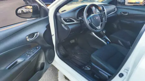 TOYOTA Yaris Hatch 1.3 16V 4P FLEX XL, Foto 8