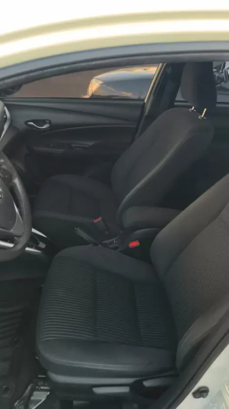 TOYOTA Yaris Hatch 1.3 16V 4P FLEX XL, Foto 9