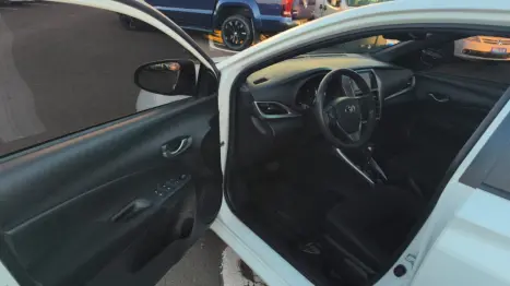 TOYOTA Yaris Hatch 1.3 16V 4P FLEX XL, Foto 10