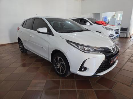 TOYOTA Yaris Hatch 1.5 16V 4P FLEX XLS MULTIDRIVE AUTOM�TICO CVT, Foto 2