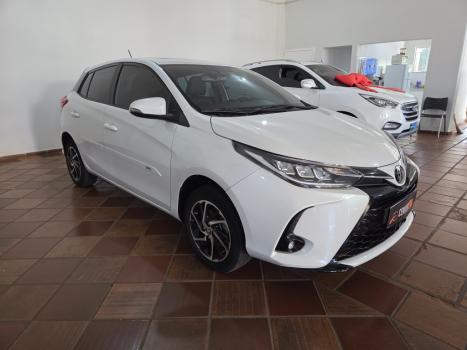 TOYOTA Yaris Hatch 1.5 16V 4P FLEX XLS MULTIDRIVE AUTOMÁTICO CVT, Foto 3