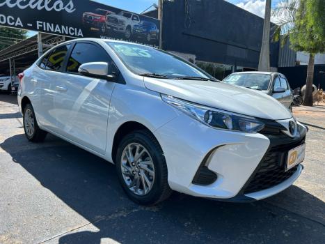 TOYOTA Yaris Sedan 1.5 16V 4P FLEX XS MULTIDRIVE AUTOMTICO CVT, Foto 2