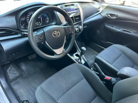 TOYOTA Yaris Sedan 1.5 16V 4P FLEX PLUS MULTIDRIVE AUTOM�TICO CVT, Foto 4
