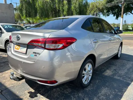 TOYOTA Yaris Sedan 1.5 16V 4P FLEX PLUS MULTIDRIVE AUTOM�TICO CVT, Foto 6