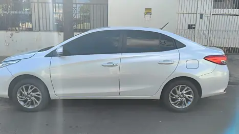 TOYOTA Yaris Sedan 1.5 16V 4P FLEX XS MULTIDRIVE AUTOM�TICO CVT, Foto 4