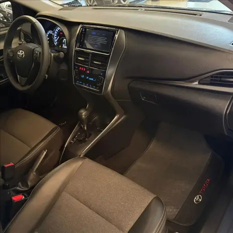 TOYOTA Yaris Sedan 1.5 16V 4P FLEX XS CONNECT MULTIDRIVE AUTOM�TICO CVT, Foto 10