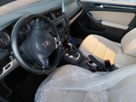 VOLKSWAGEN Jetta 2.0 4P COMFORTLINE TIPTRONIC AUTOMÁTICO, Foto 4