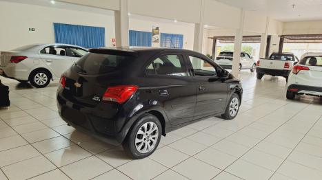 CHEVROLET Onix Hatch 1.4 4P FLEX LT, Foto 4