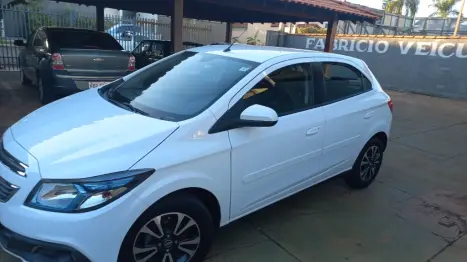 CHEVROLET Onix Hatch 1.4 4P FLEX LTZ, Foto 5