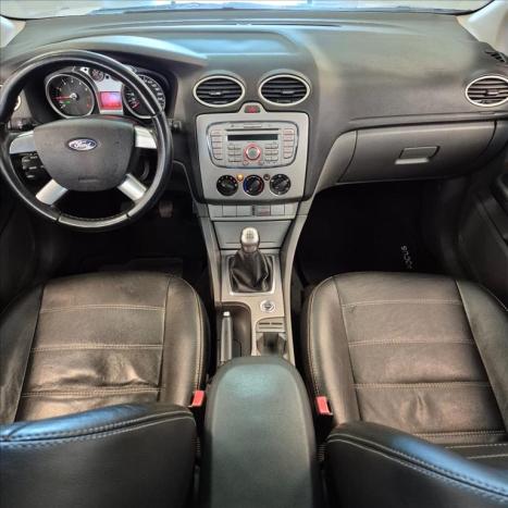 FORD Focus Sedan 2.0 16V 4P GLX FLEX, Foto 14