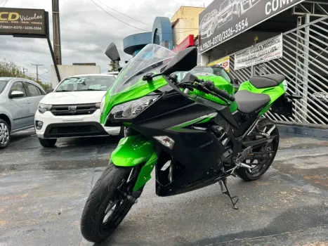 KAWASAKI Ninja 300 ABS, Foto 2