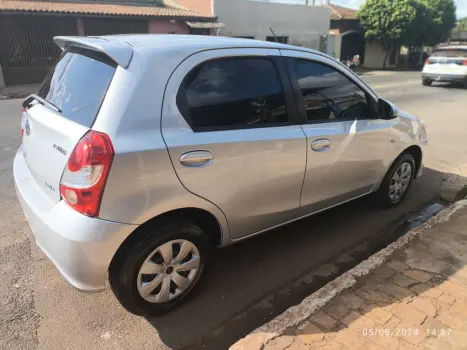 TOYOTA Etios Hatch 1.5 16V 4P FLEX XS, Foto 8