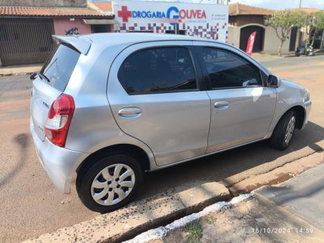 TOYOTA Etios Hatch 1.3 16V 4P FLEX XS, Foto 4