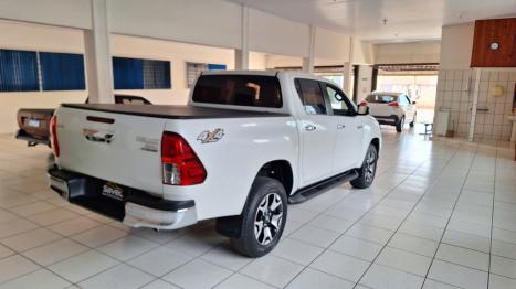 TOYOTA Hilux Caminhonete 2.8 16V SRX 50 ANOS 4X4 TURBO DIESEL CABINE DUPLA AUTOMTICO, Foto 4