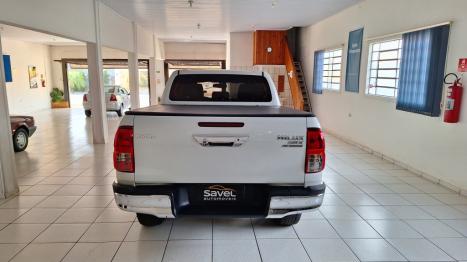 TOYOTA Hilux Caminhonete 2.8 16V SRX 50 ANOS 4X4 TURBO DIESEL CABINE DUPLA AUTOMTICO, Foto 6