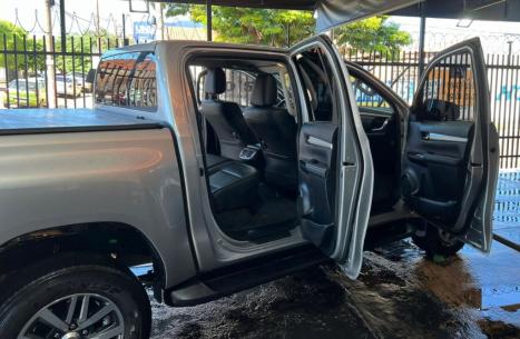 TOYOTA Hilux Caminhonete 2.8 16V SRV 4X4 DIESEL CABINE DUPLA AUTOMTICO, Foto 4