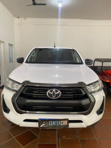 TOYOTA Hilux Caminhonete 2.4 4P 4X4 DIESEL CABINE DUPLA, Foto 2