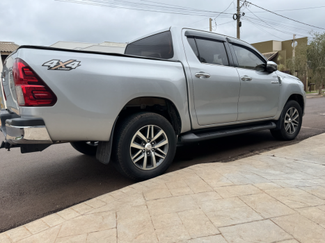 TOYOTA Hilux Caminhonete 2.8 16V SRX 4X4 TURBO DIESEL CABINE DUPLA AUTOMTICO, Foto 5