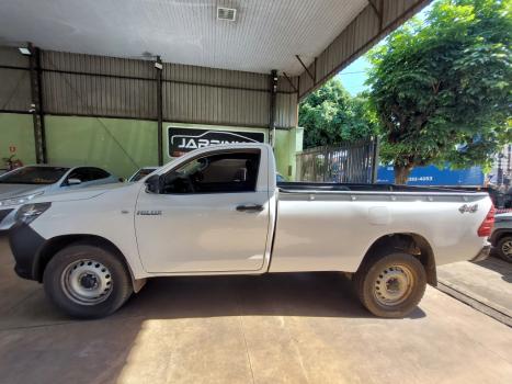TOYOTA Hilux Caminhonete 2.8 4X4 DIESEL CABINE SIMPLES, Foto 2