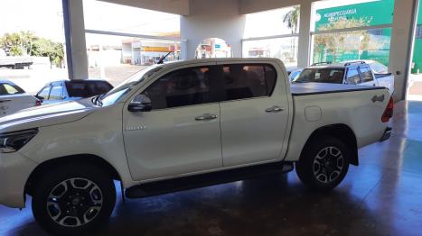 TOYOTA Hilux Caminhonete 2.8 16V SRX 4X4 TURBO DIESEL CABINE DUPLA AUTOMTICO, Foto 3