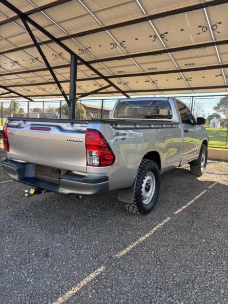 TOYOTA Hilux Caminhonete 2.8 4X4 DIESEL CABINE SIMPLES, Foto 3