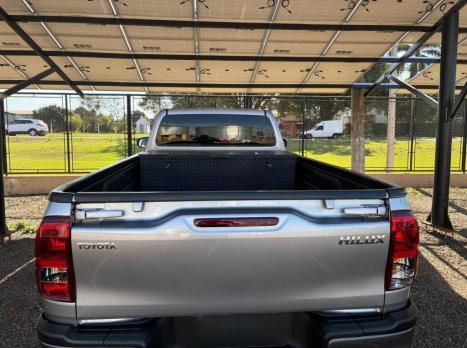 TOYOTA Hilux Caminhonete 2.8 4X4 DIESEL CABINE SIMPLES, Foto 4