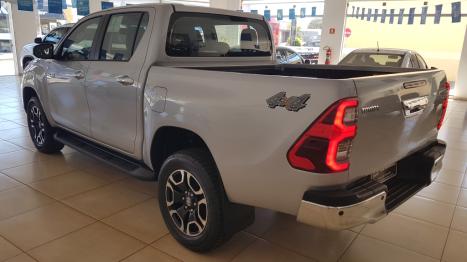 TOYOTA Hilux Caminhonete 2.8 16V SRV 4X4 DIESEL CABINE DUPLA AUTOMTICO, Foto 6
