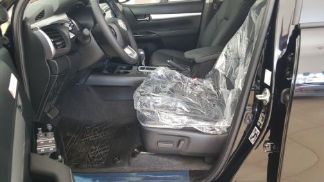 TOYOTA Hilux Caminhonete 2.8 16V SRV 4X4 DIESEL CABINE DUPLA AUTOMTICO, Foto 16