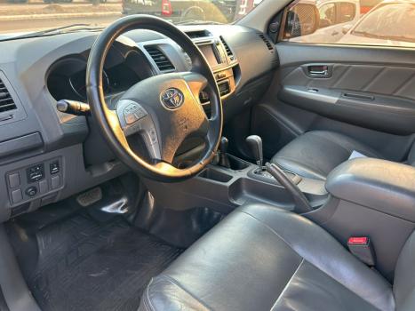 TOYOTA Hilux Caminhonete 3.0 4P 4X4 SRV TURBO DIESEL CABINE DUPLA AUTOMTICO, Foto 3