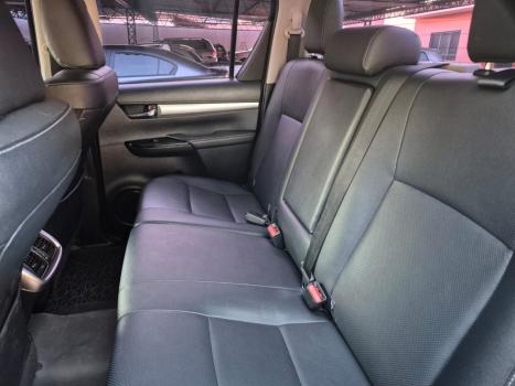 TOYOTA Hilux Caminhonete 2.8 16V SRX 4X4 TURBO DIESEL CABINE DUPLA AUTOMTICO, Foto 8