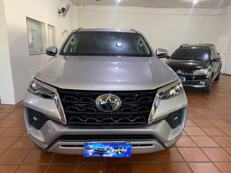 TOYOTA Hilux SW4 2.8 16V 4P SRX 4X4 7 LUGARES TURBO DIESEL AUTOMTICO, Foto 3