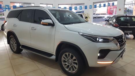 TOYOTA Hilux SW4 2.8 16V 4P SRX 4X4 7 LUGARES TURBO DIESEL AUTOMTICO, Foto 5