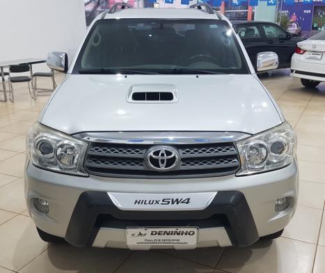 TOYOTA Hilux SW4 3.0 16V 4P SRV 4X4 7 LUGARES TURBO DIESEL AUTOMTICO, Foto 2