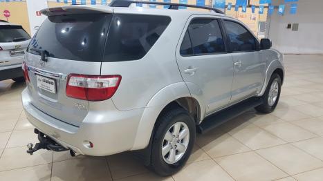 TOYOTA Hilux SW4 3.0 16V 4P SRV 4X4 7 LUGARES TURBO DIESEL AUTOMTICO, Foto 4
