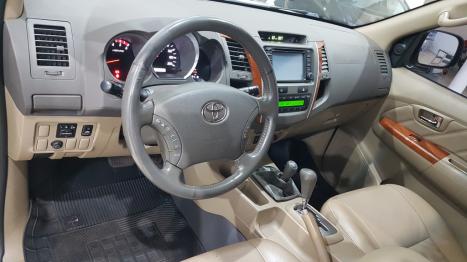 TOYOTA Hilux SW4 3.0 16V 4P SRV 4X4 7 LUGARES TURBO DIESEL AUTOMTICO, Foto 12