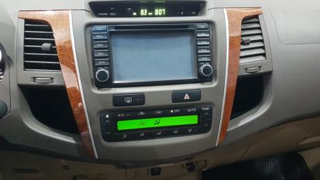 TOYOTA Hilux SW4 3.0 16V 4P SRV 4X4 7 LUGARES TURBO DIESEL AUTOMTICO, Foto 16