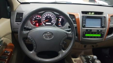 TOYOTA Hilux SW4 3.0 16V 4P SRV 4X4 7 LUGARES TURBO DIESEL AUTOMTICO, Foto 17