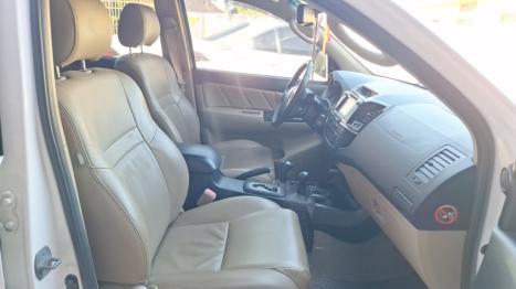 TOYOTA Hilux SW4 3.0 16V 4P SRV 4X4 7 LUGARES TURBO DIESEL AUTOMTICO, Foto 13