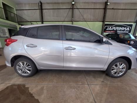 TOYOTA Yaris Hatch 1.5 16V 4P FLEX XL PLUS CONNECT MULTIDRIVE AUTOMTICO CVT, Foto 2