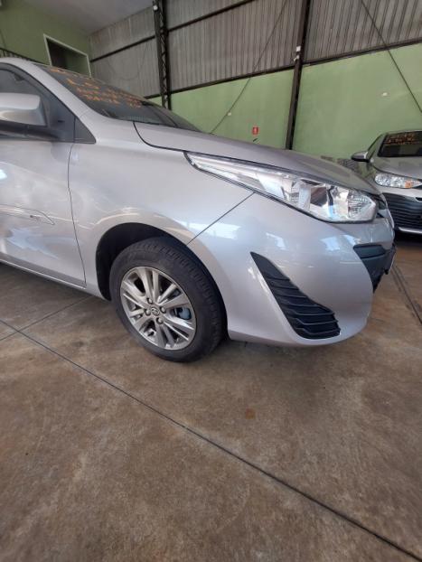 TOYOTA Yaris Hatch 1.5 16V 4P FLEX XL PLUS CONNECT MULTIDRIVE AUTOMTICO CVT, Foto 3
