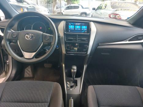 TOYOTA Yaris Hatch 1.5 16V 4P FLEX XL PLUS CONNECT MULTIDRIVE AUTOMTICO CVT, Foto 10