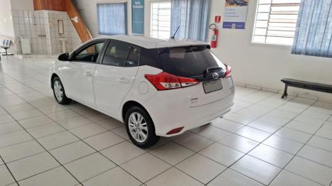 TOYOTA Yaris Hatch 1.3 16V 4P FLEX XL PLUS TECH MULTIDRIVE AUTOMTICO CVT, Foto 3