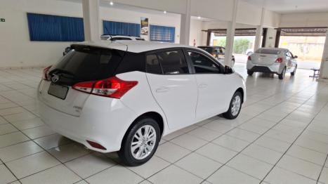 TOYOTA Yaris Hatch 1.3 16V 4P FLEX XL PLUS TECH MULTIDRIVE AUTOMTICO CVT, Foto 4