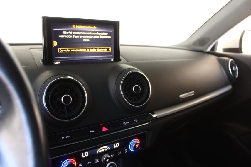 AUDI A3 Sedan - Foto